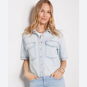 Evereve Amber Denim Shirt Boxy Cropped Short Sleeve Pearl Snap Size Small